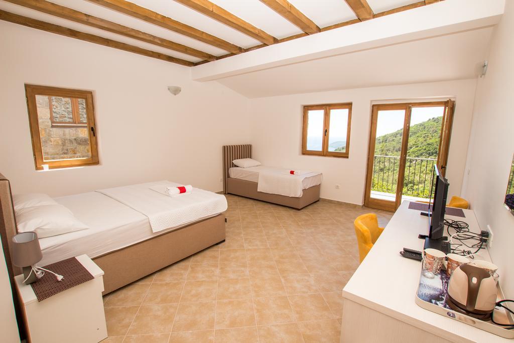 Stone House Apartment