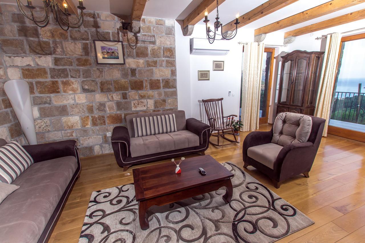 Stone House * Budva