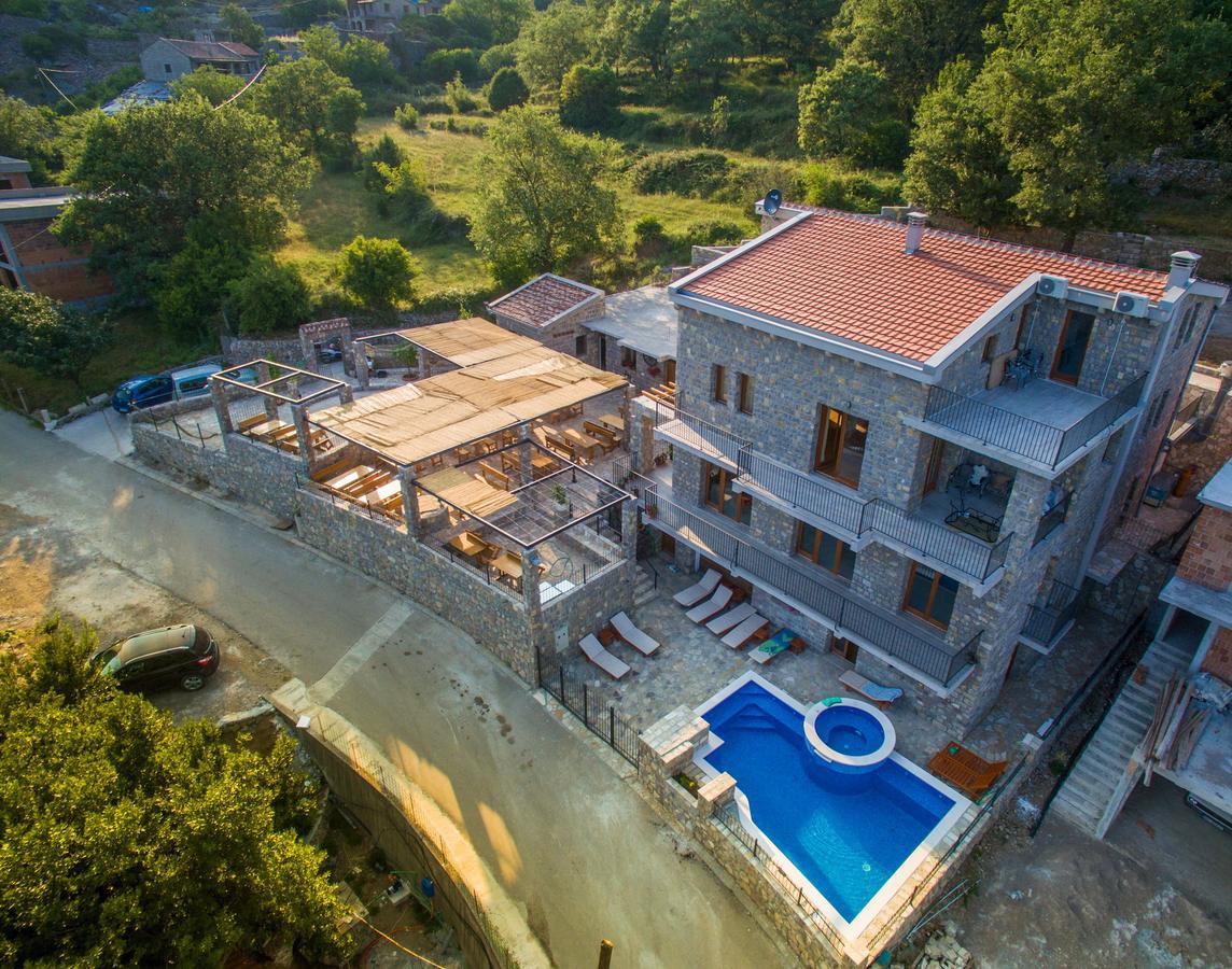 Apartment Stone House *